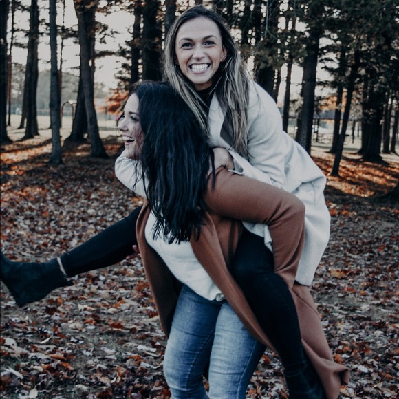 Meet your Posher, Brandi - Picture 3 of 7